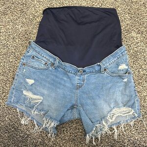 These do seem to fit smaller than a 8 more like a 6 or 5